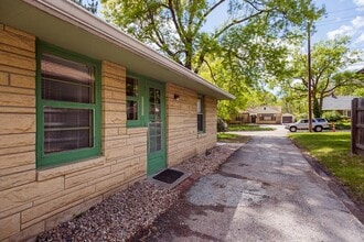 1822 S 48th St in Lincoln, NE - Building Photo - Building Photo