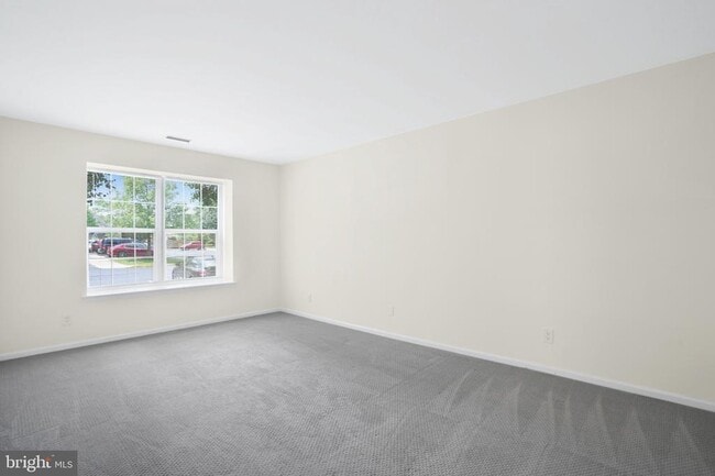 property at 1207 Yarmouth Ln