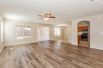 31254 N Blackfoot Dr in San Tan Valley, AZ - Foto de edificio - Building Photo