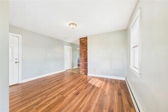 136 Almy St in Providence, RI - Building Photo - Building Photo