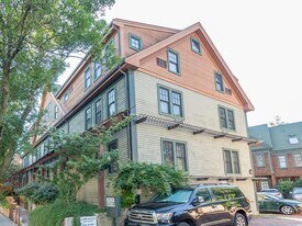 241 River St, Unit 10 in Cambridge, MA - Building Photo
