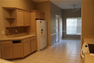 6993 Lone Oak Blvd in Naples, FL - Foto de edificio - Building Photo