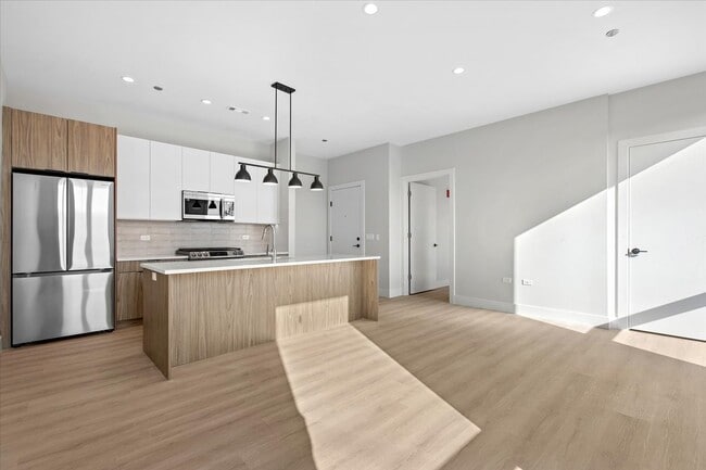 3953 W Dakin St in Chicago, IL - Building Photo - Building Photo