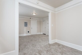 Doricourt Apartments -- Historic SW Downtown in Portland, OR - Foto de edificio - Building Photo