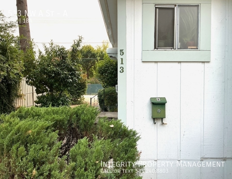 513 NW A St in Grants Pass, OR - Building Photo