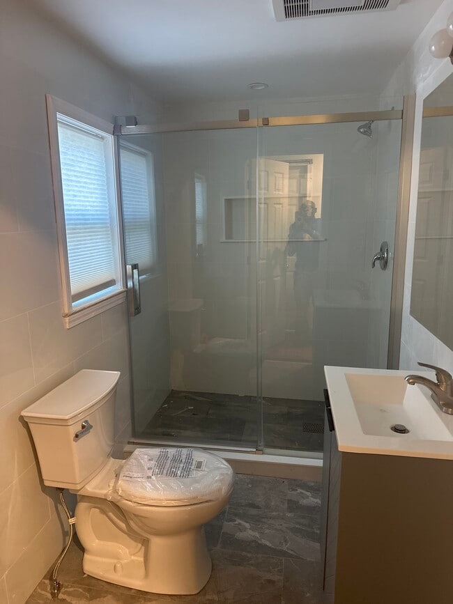 281 Spring St, Unit All utilities included