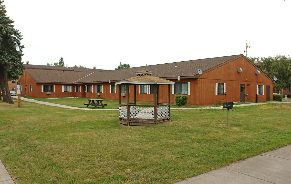 Elmwood in Superior, WI - Foto de edificio