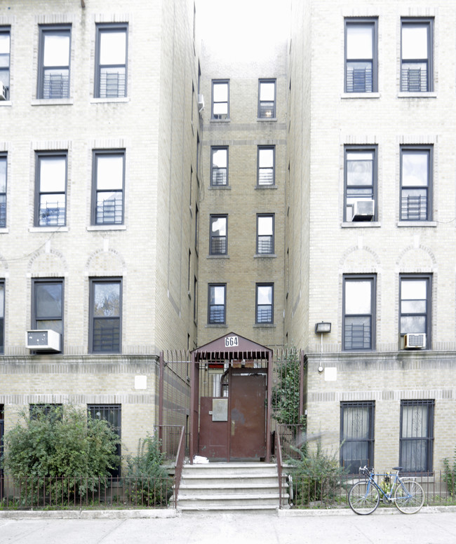 664-672 Beck St in Bronx, NY - Building Photo - Building Photo