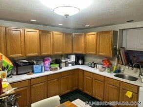 2036 Massachusetts Ave, Unit 4 in Cambridge, MA - Foto de edificio - Building Photo