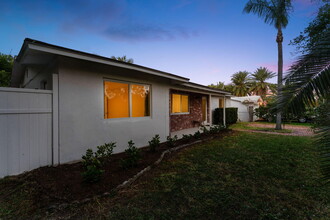 239 SE 34th Ave in Boynton Beach, FL - Building Photo - Building Photo