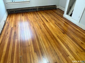 34 Center St in Bristol, CT - Building Photo - Building Photo