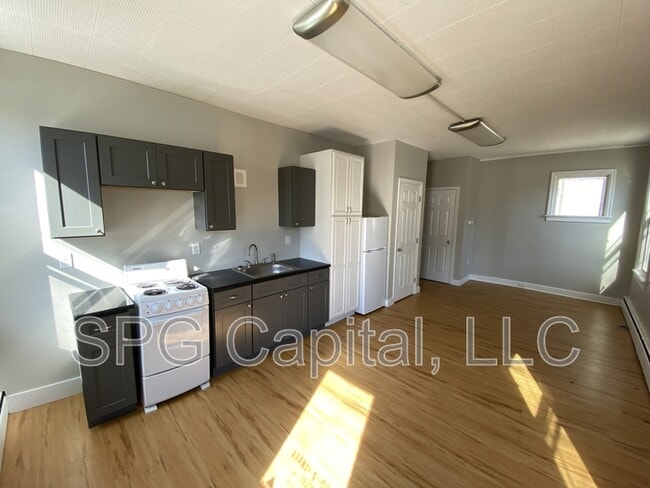 201 W North St in Carlisle, PA - Building Photo - Building Photo