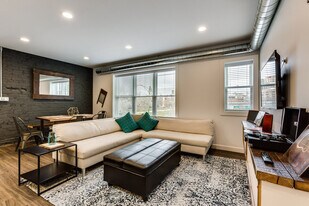 706 N Racine Ave in Chicago, IL - Building Photo