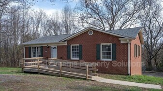 883 Milling Rd in Mocksville, NC - Building Photo