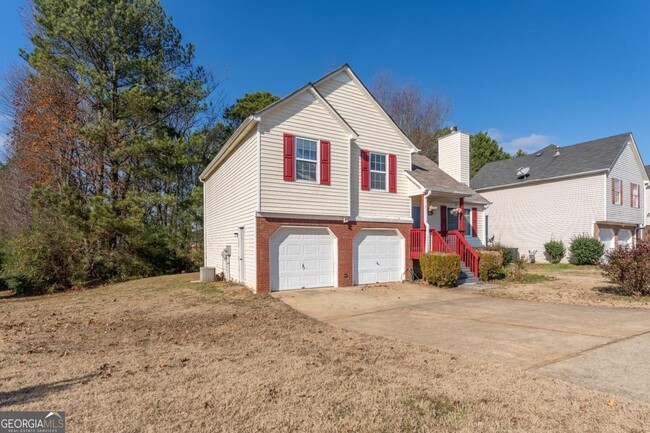 750 Peteywood Dr in Austell, GA - Foto de edificio - Building Photo