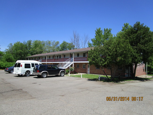 Hillcrest Apartments in Dowagiac, MI - Building Photo - Other