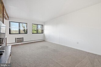 201 Philadelphia Pike in Wilmington, DE - Building Photo - Building Photo