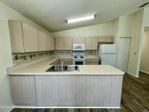 35 Lago Vista Pl in Palm Coast, FL - Building Photo - Building Photo