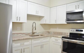 260 NW 19th St in Boca Raton, FL - Building Photo - Building Photo
