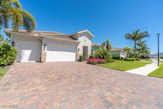14717 Leeward Dr in Naples, FL - Building Photo - Building Photo
