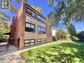 100 West Avenue S in Hamilton, ON - Building Photo