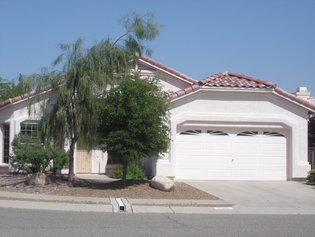 property at 5360 N Placita Los Arbustos