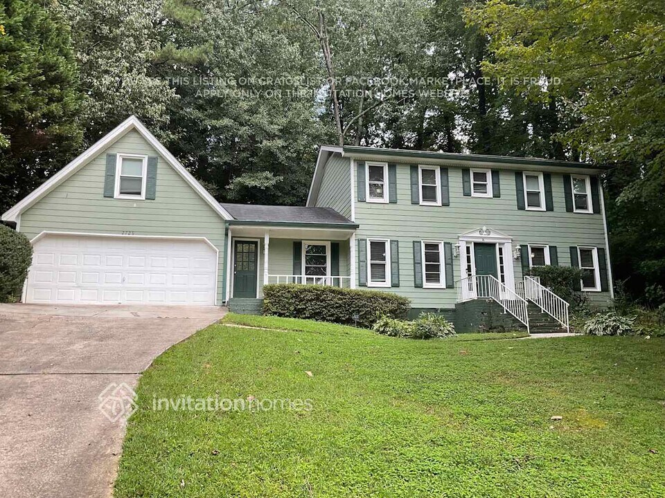 2729 E Sudbury Ct in Atlanta, GA - Building Photo