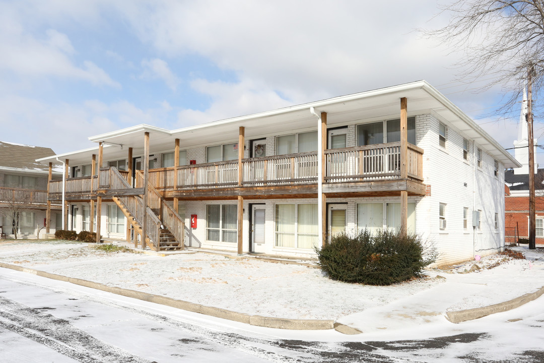 Gardenside Plaza Apartments in Lexington, KY - Building Photo