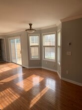 1831 E Oakland Ave in Johnson City, TN - Building Photo - Building Photo