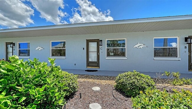 100 Bayshore Rd in Nokomis, FL - Building Photo - Building Photo