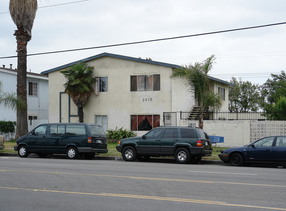 2610 Mcfadden Ave in Santa Ana, CA - Building Photo