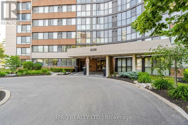 1230-1230 Marlborough Ct in Oakville, ON - Building Photo - Building Photo