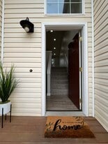 607 W 1st St in Newberg, OR - Building Photo