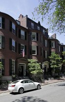 16 Louisburg Sq in Boston, MA - Building Photo