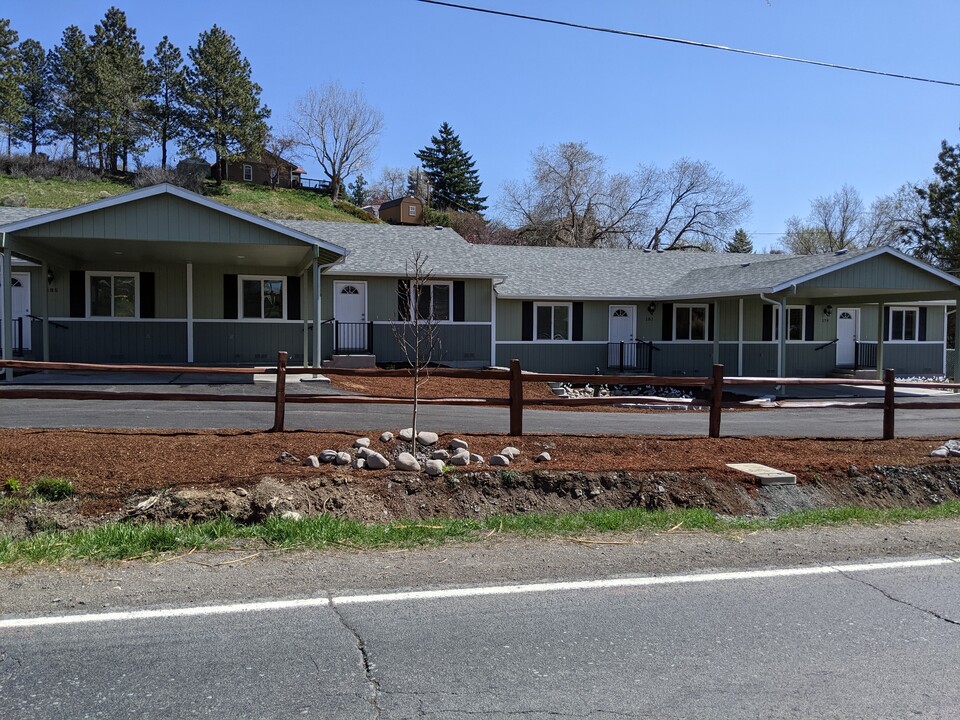 179 Old Fort Rd, Unit 179 in Klamath Falls, OR - Building Photo