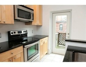 482 Massachusetts Ave, Unit 1 in Boston, MA - Building Photo - Building Photo