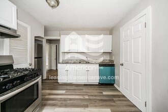 1000 S 39th St, Unit 1027 in Louisville, KY - Foto de edificio - Building Photo