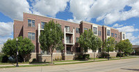 Concord Place Apartments in Oshkosh, WI - Foto de edificio - Building Photo