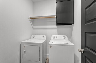 3011 Alpha Wolf Ct in College Station, TX - Building Photo - Building Photo