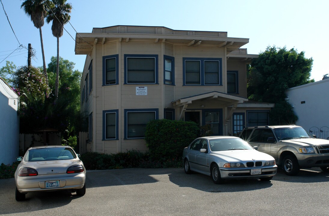 1923 De La Vina St in Santa Barbara, CA - Foto de edificio