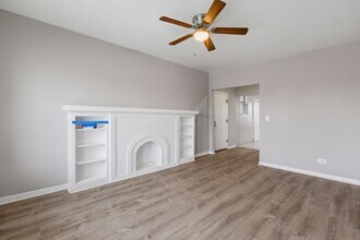 237 S Lotus Ave, Unit 3 in Chicago, IL - Building Photo - Building Photo