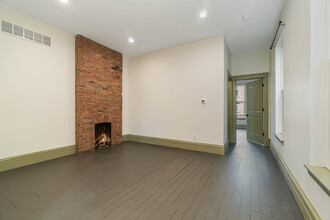 1563 Holman St, Unit #1 in Covington, KY - Foto de edificio - Building Photo