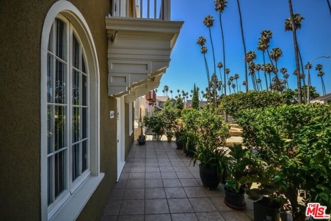4418 Victoria Park Pl in Los Angeles, CA - Building Photo - Building Photo