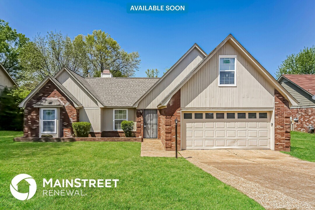6750 Lake Point Cir in Memphis, TN - Building Photo