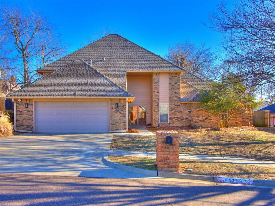 4708 Fountain Gate Dr in Norman, OK - Foto de edificio