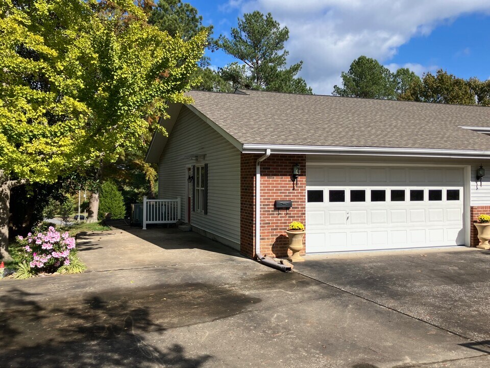 151 Henry Sledd Rd, Unit Apt A in Gilbertsville, KY - Building Photo