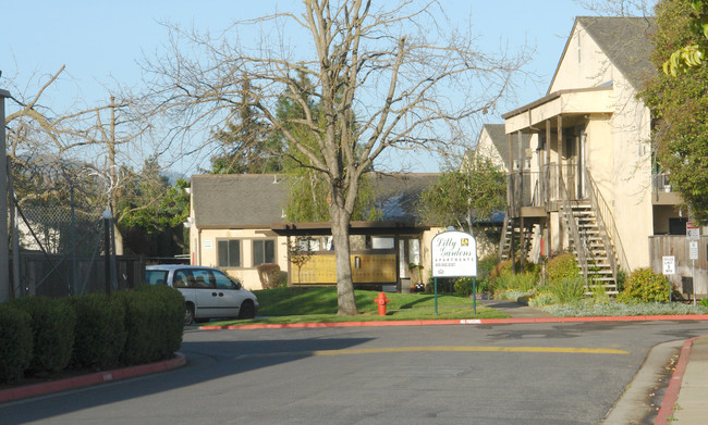 Lilly Garden Apartments in Gilroy, CA - Building Photo - Building Photo