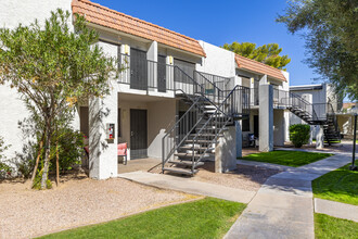 Orange Tree Villa Apartments in Scottsdale, AZ - Building Photo - Building Photo