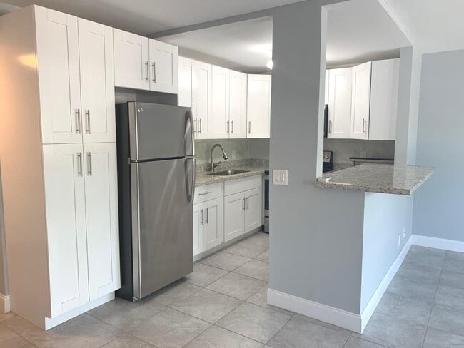 property at 4 Ventnor Dr