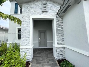 2639 SE 8th Ct in Homestead, FL - Foto de edificio - Building Photo